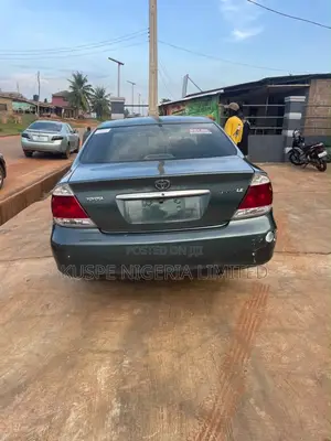 Toyota Camry LE 4dr Sedan (2.4L 4cyl 4A) 2004 Gray