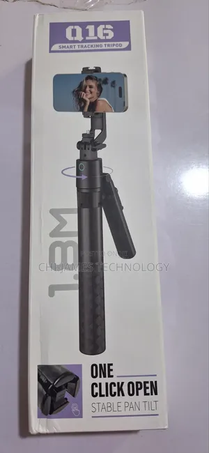 Q16 Smart Tracking Tripod / Selfie Stick.
