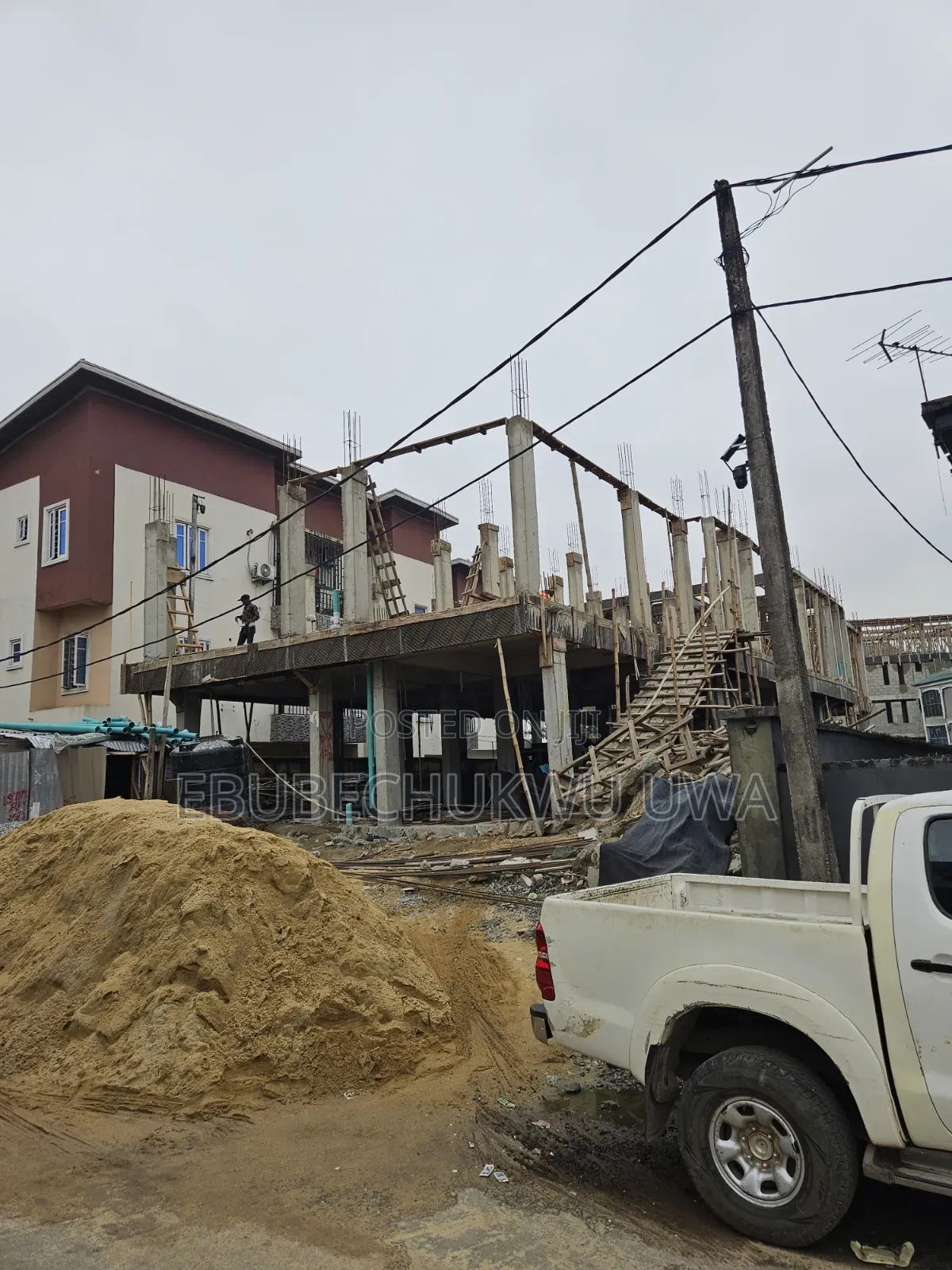 3-Bedroom Flat, 8units Apartment