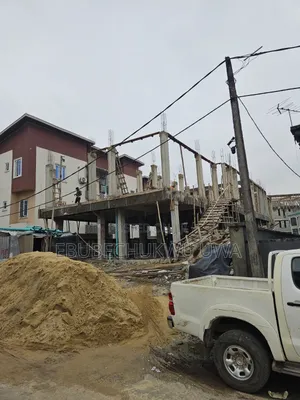 3-Bedroom Flat, 8units Apartment