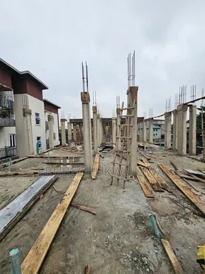 3-Bedroom Flat, 8units Apartment