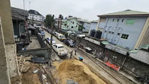 3-Bedroom Flat, 8units Apartment