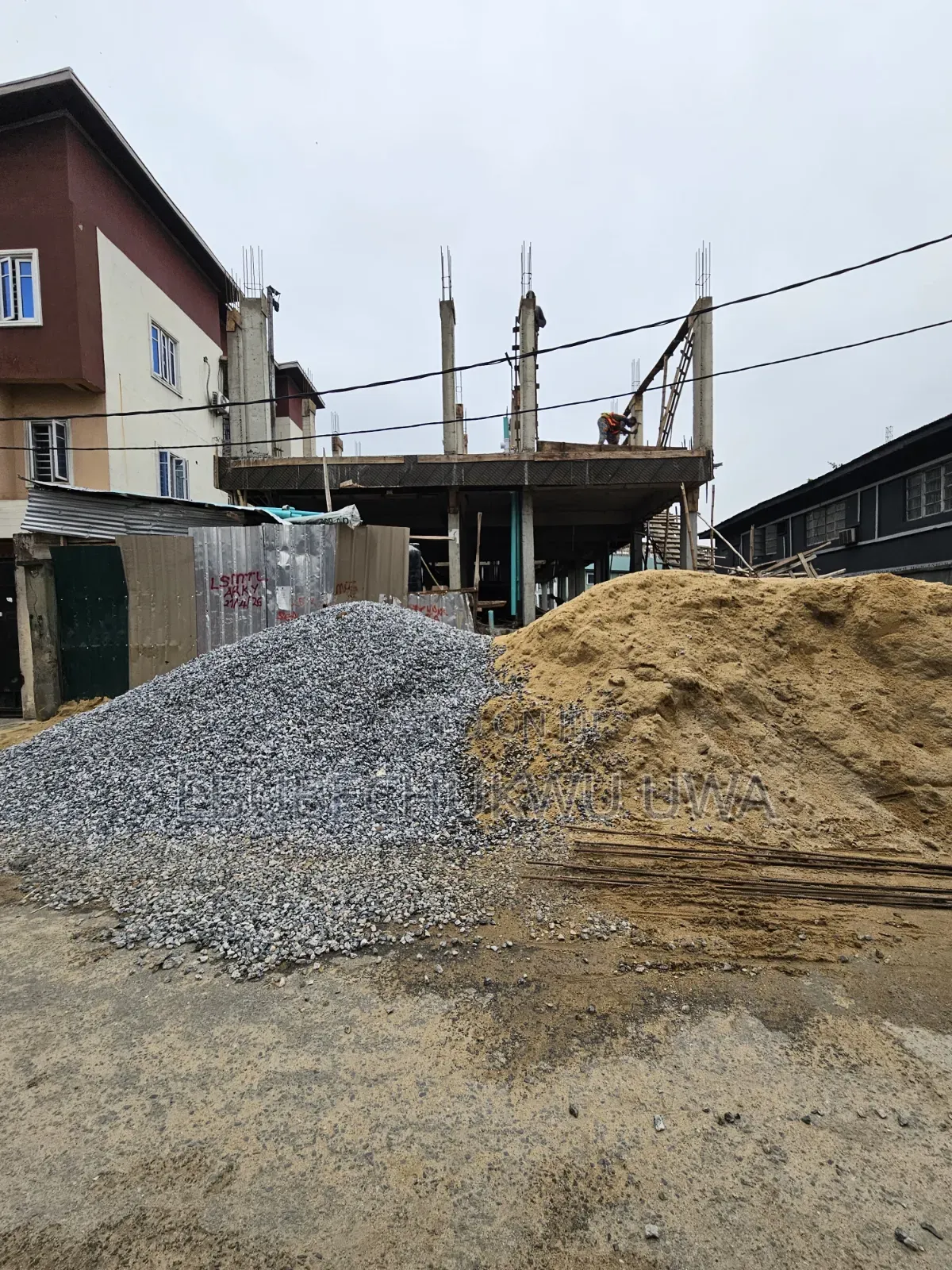 3-Bedroom Flat, 8units Apartment