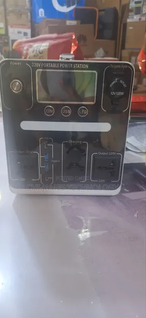 220V Portable Power Station / Solar Generator.