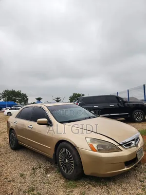 Honda Accord 2004 Gold