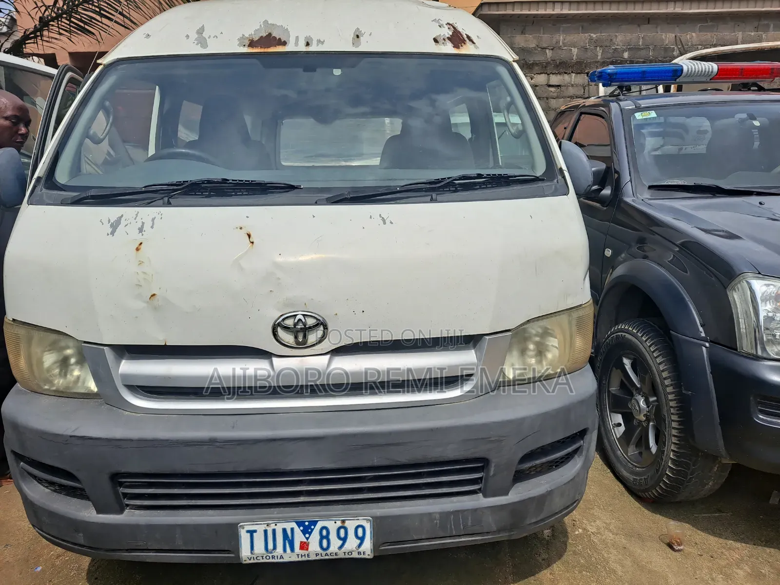 Toyota HiAce 2010 White