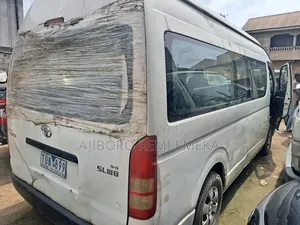 Toyota HiAce 2010 White