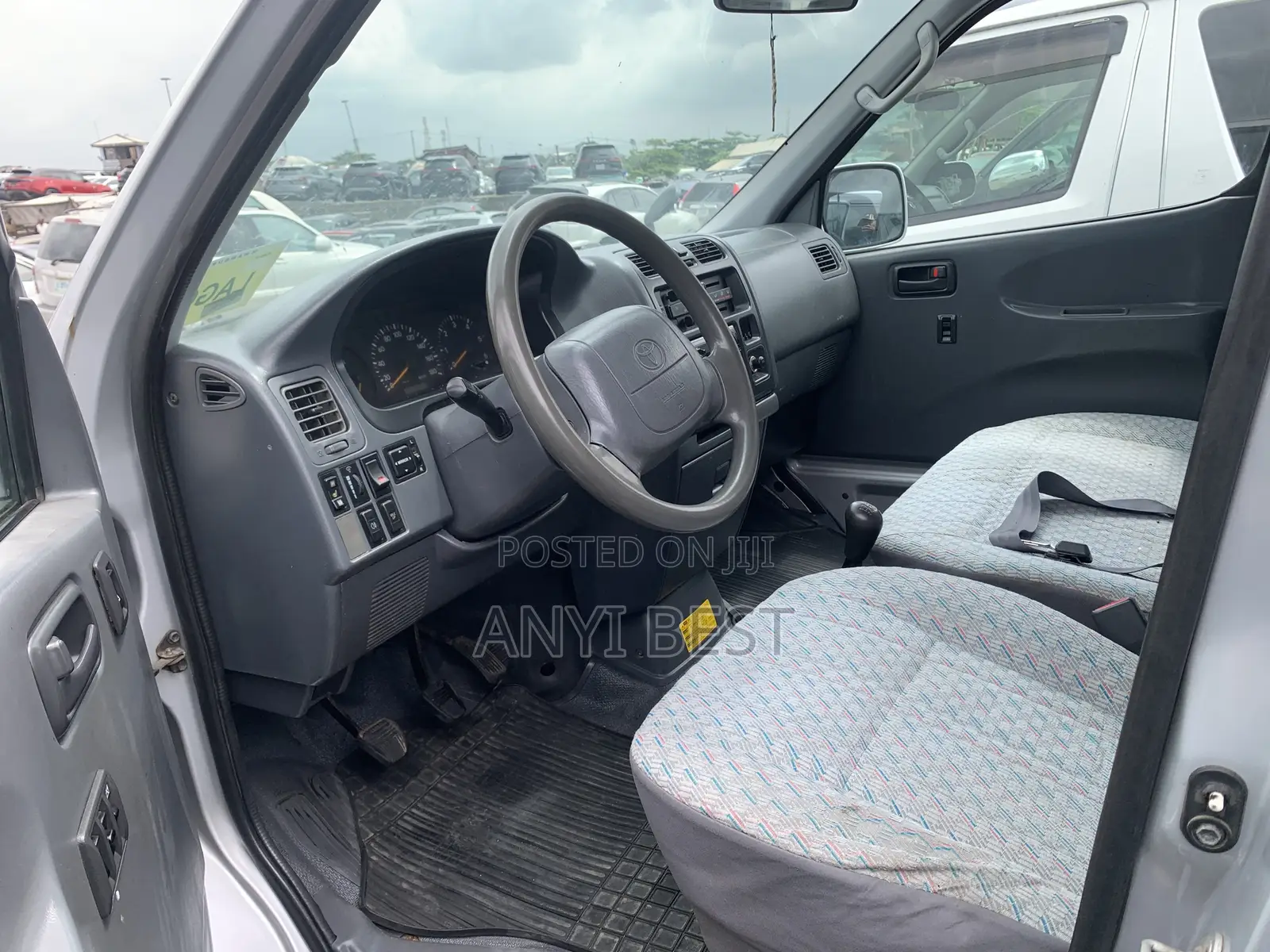 Toyota HiAce 2004 Silver