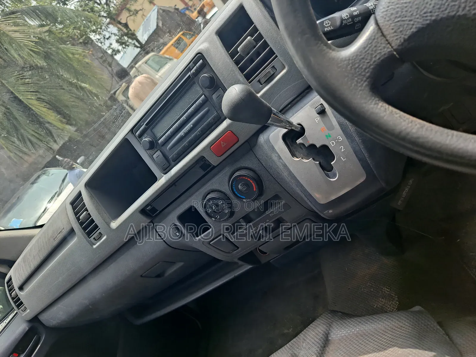 Toyota HiAce 2010 White