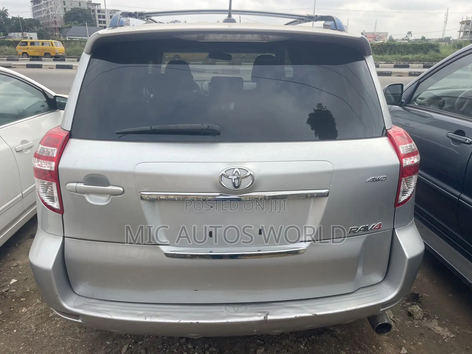 Toyota RAV4 2011 Silver
