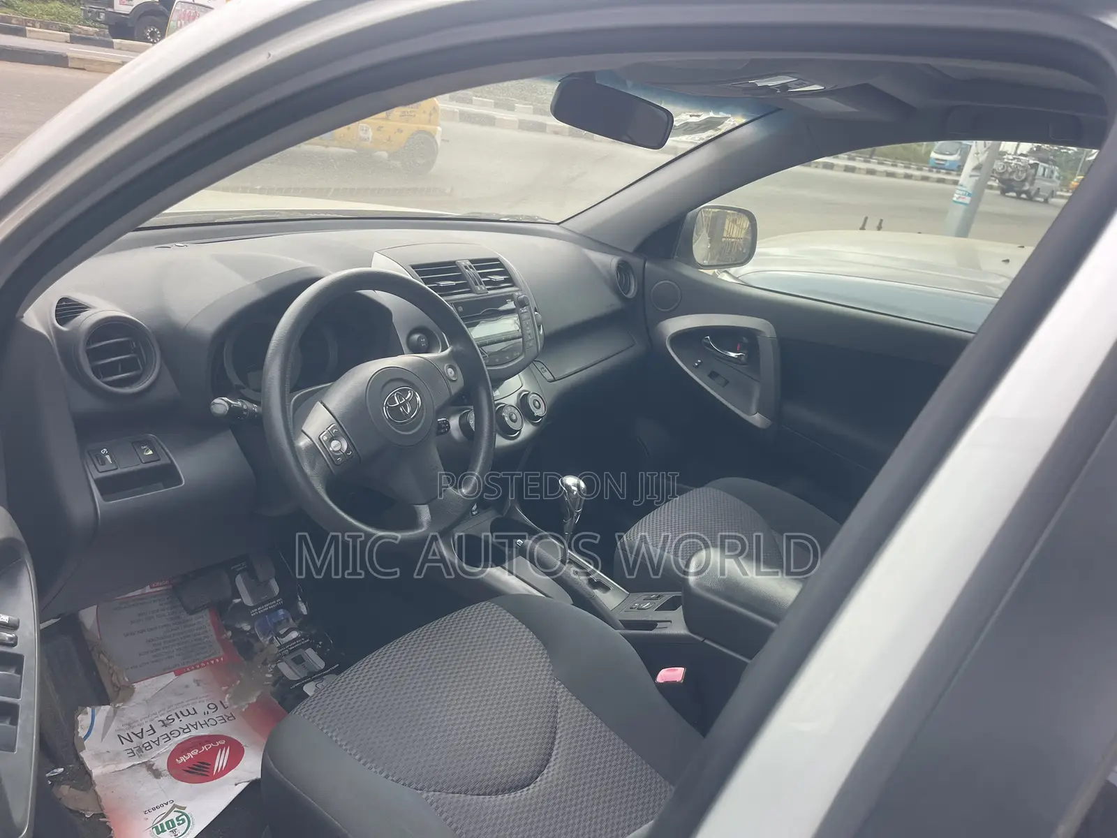 Toyota RAV4 2011 Silver