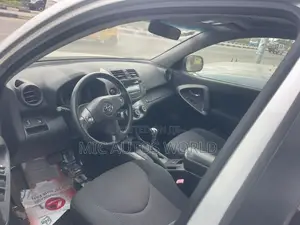 Toyota RAV4 2011 Silver