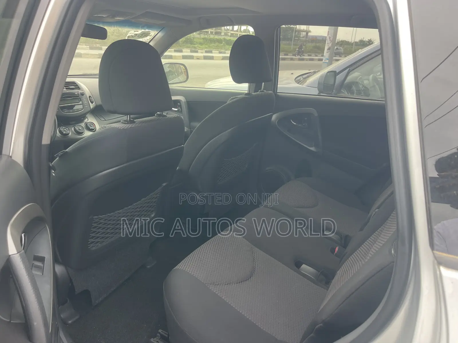 Toyota RAV4 2011 Silver