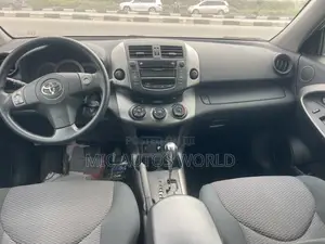 Toyota RAV4 2011 Silver