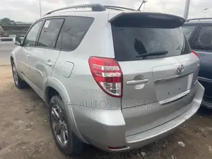 Toyota RAV4 2011 Silver