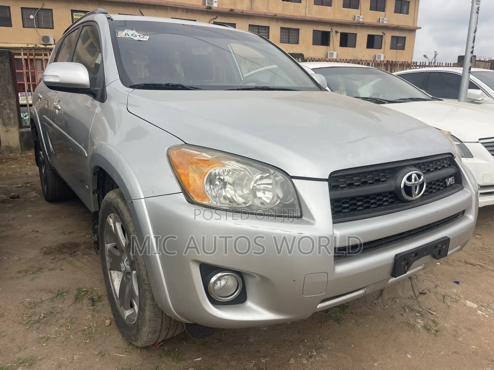 Toyota RAV4 2011 Silver