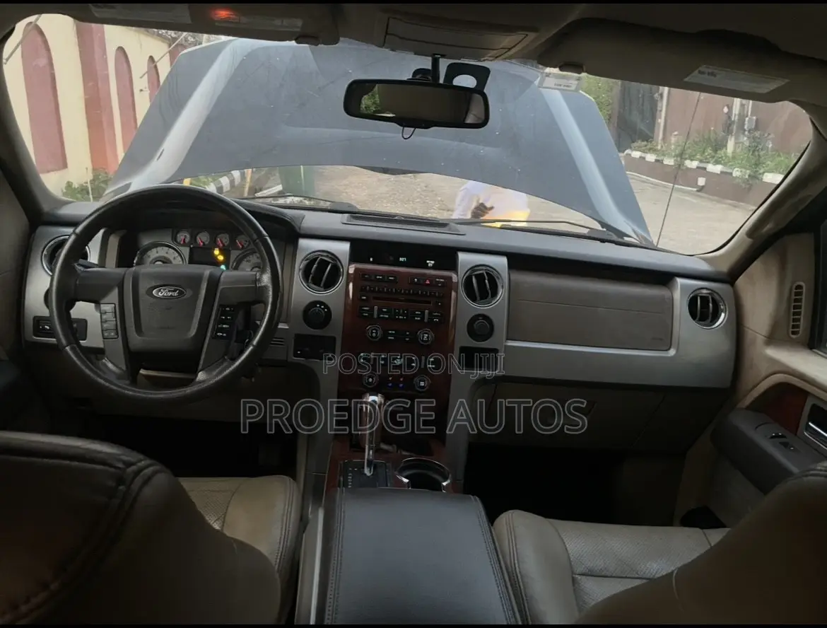 Ford F-150 Lariat 2011 Black