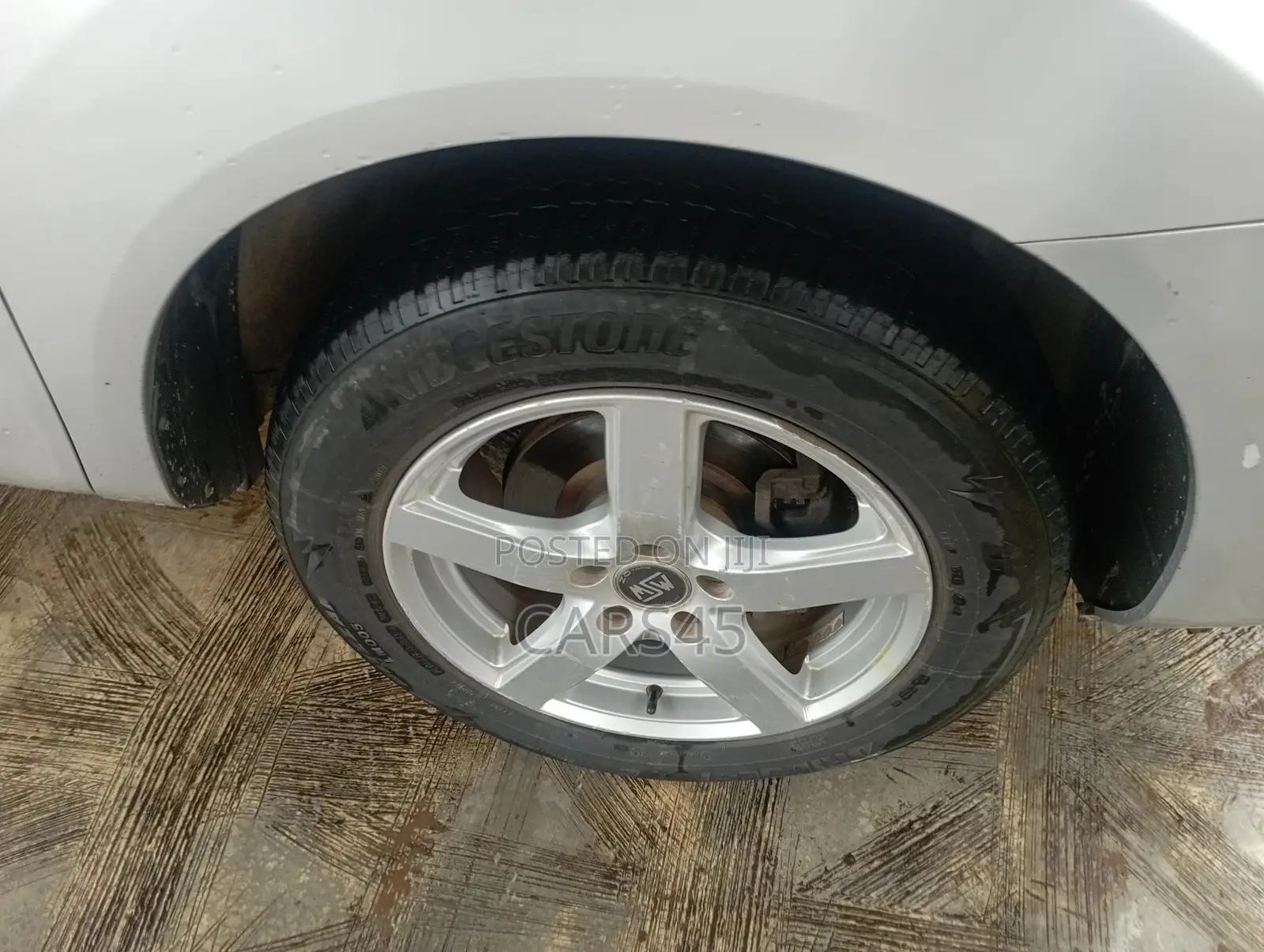 Nissan Rogue 2011 Silver
