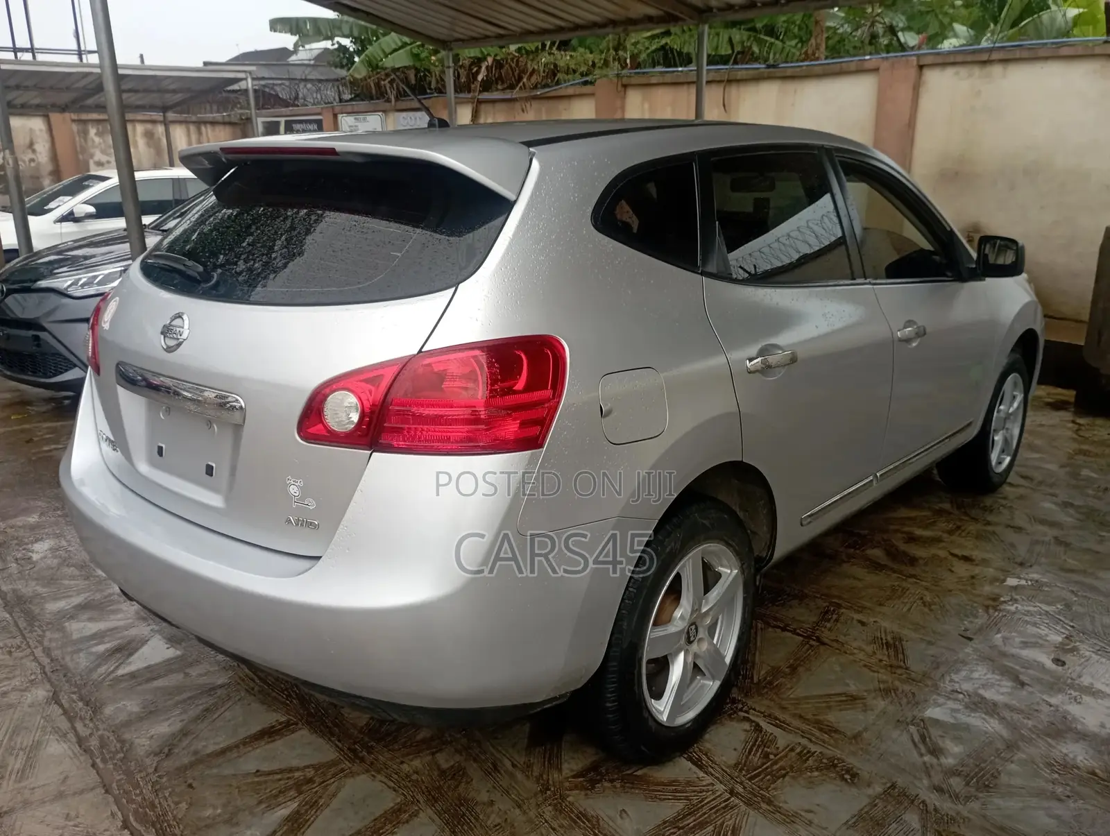 Nissan Rogue 2011 Silver