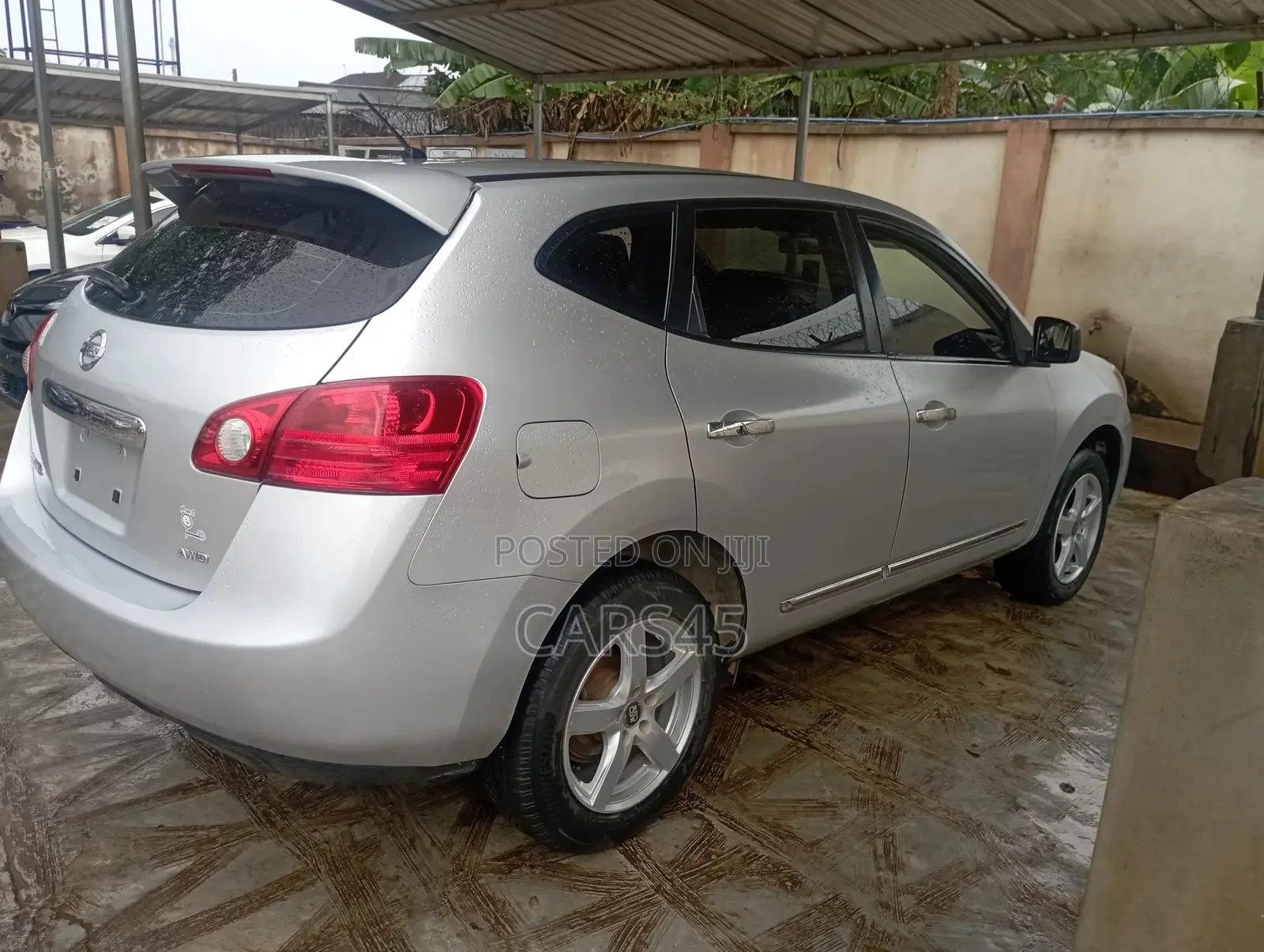 Nissan Rogue 2011 Silver