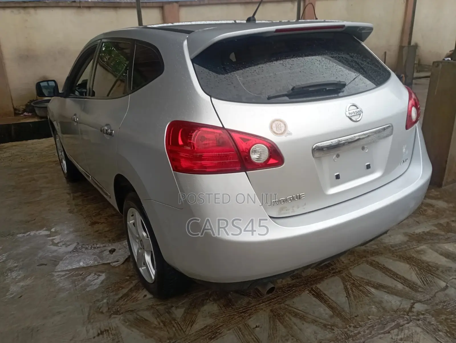 Nissan Rogue 2011 Silver