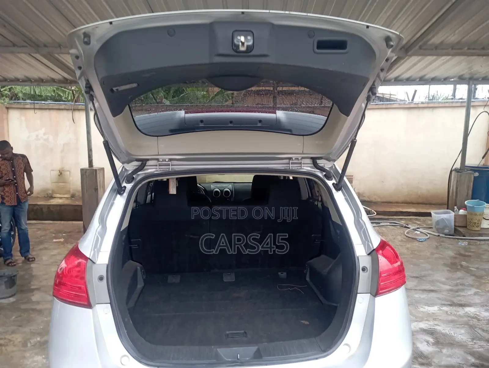 Nissan Rogue 2011 Silver