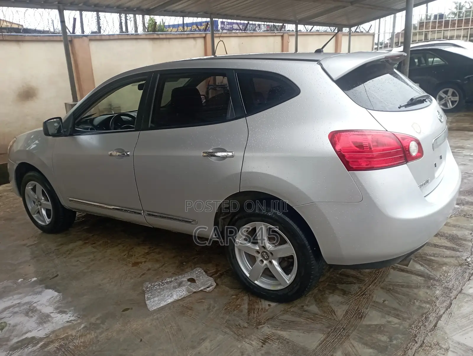 Nissan Rogue 2011 Silver