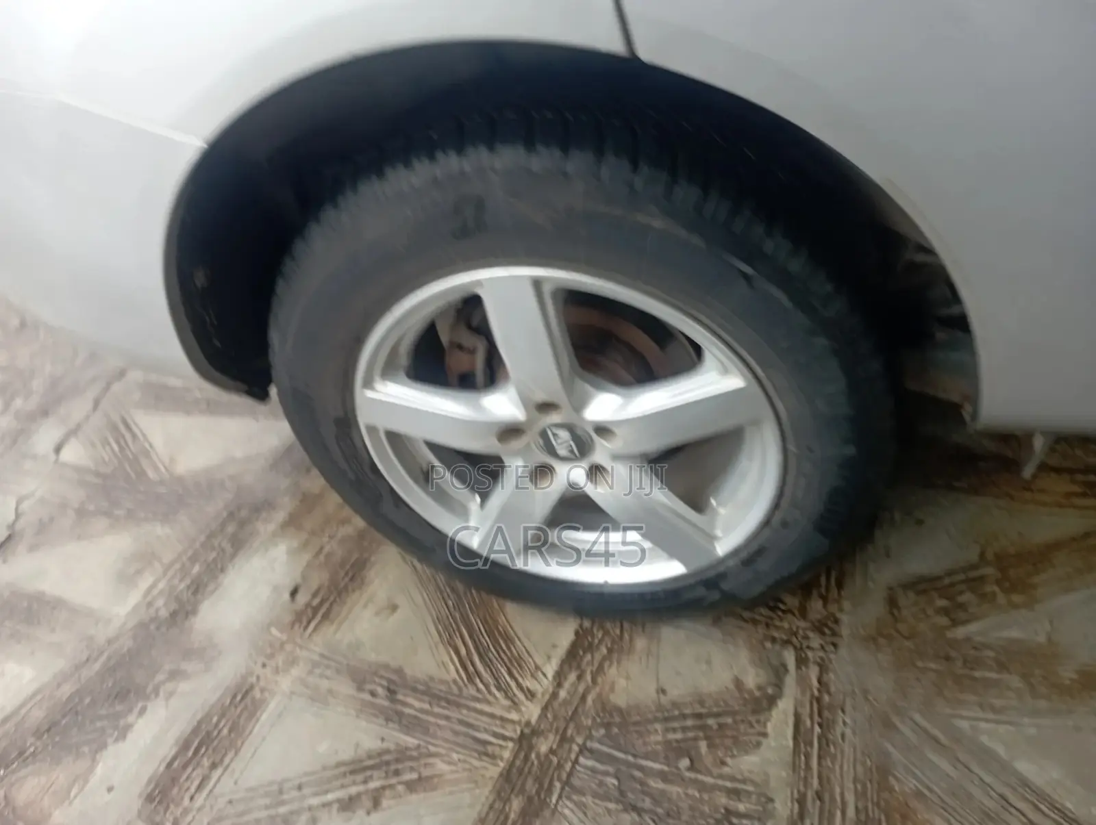 Nissan Rogue 2011 Silver