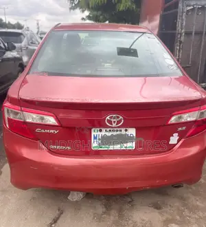 Toyota Camry SE 4dr Sedan (2.5L 4cyl 6A) 2013 Red