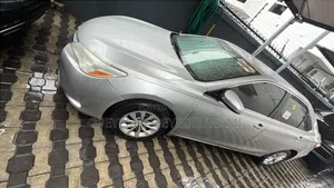 Toyota Camry LE 4dr Sedan (2.5L 4cyl 6A) 2015 Silver