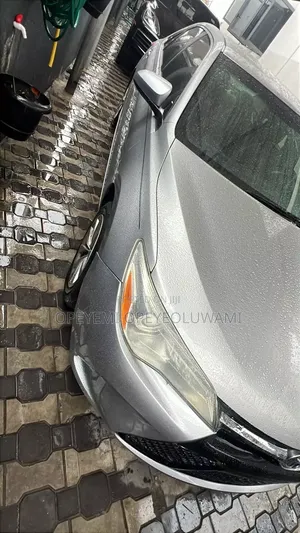 Toyota Camry LE 4dr Sedan (2.5L 4cyl 6A) 2015 Silver