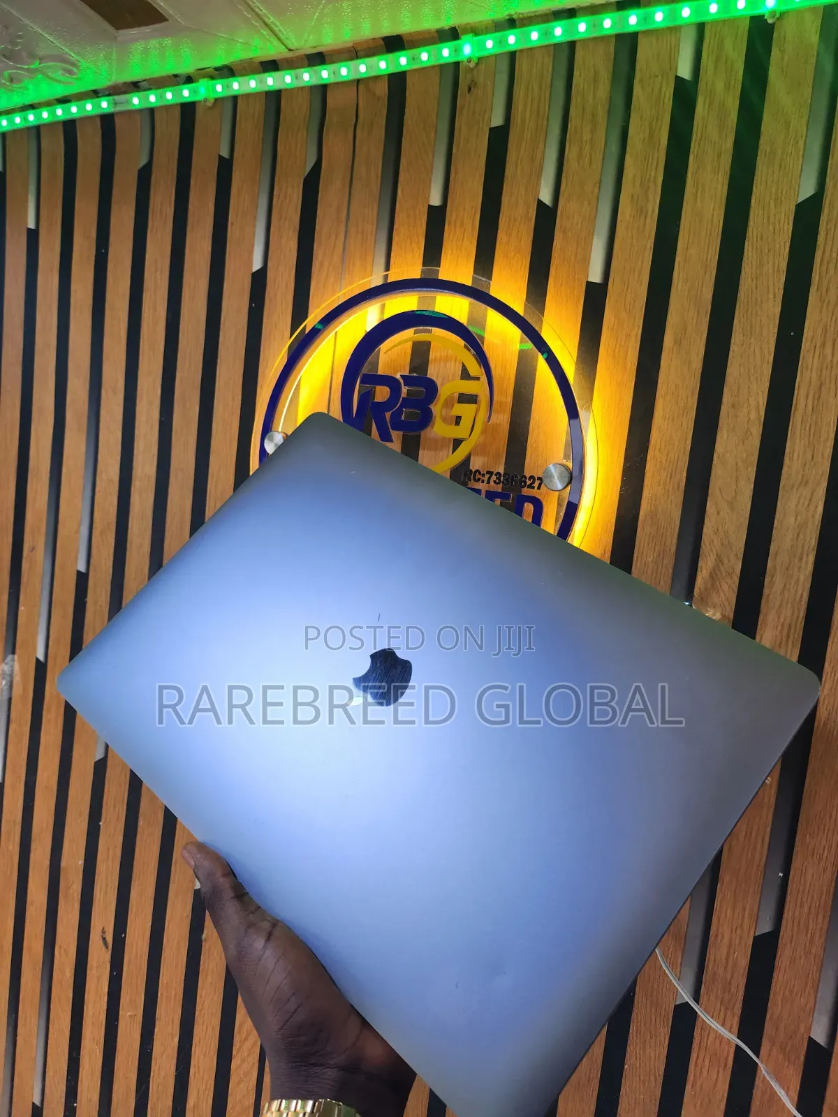 Laptop Apple MacBook 2019 32GB Intel Core i7 SSD 1T