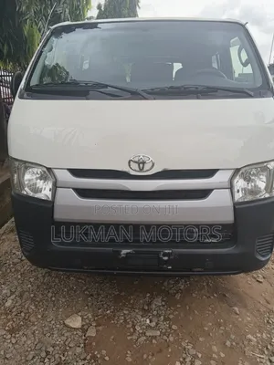 Toyota HiAce 2014 White