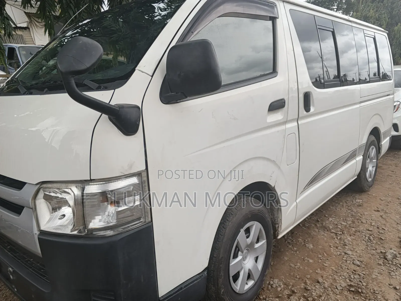 Toyota HiAce 2014 White
