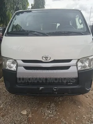 Toyota HiAce 2014 White