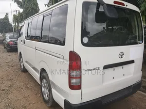 Toyota HiAce 2014 White