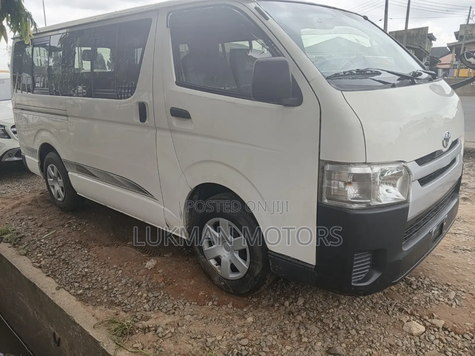 Toyota HiAce 2014 White
