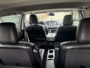 Toyota Highlander XLE 2019 Silver