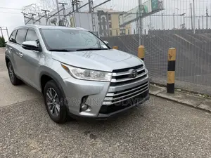 Toyota Highlander XLE 2019 Silver