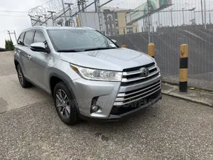 Toyota Highlander XLE 2019 Silver