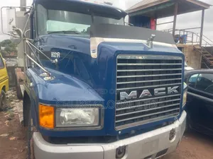 Mack Truck 2002