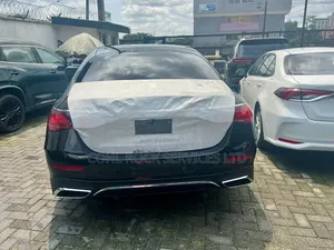 New Mercedes-Benz E300 2025 Black