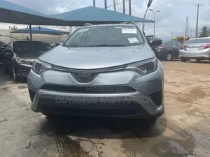 Toyota RAV4 LE AWD (2.5L 4cyl 6A) 2017 Silver
