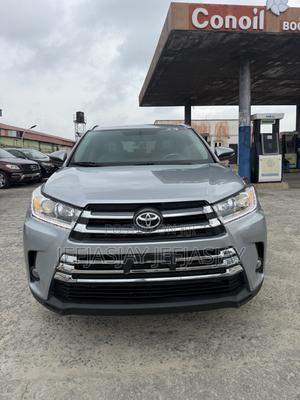 Toyota Highlander XLE V6 4x2 (3.5L 6cyl 6A) 2016 Silver