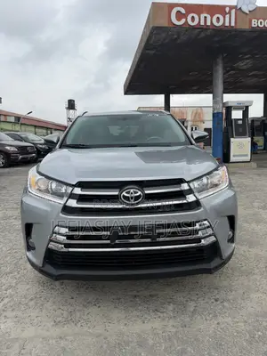 Toyota Highlander XLE V6 4x2 (3.5L 6cyl 6A) 2016 Silver