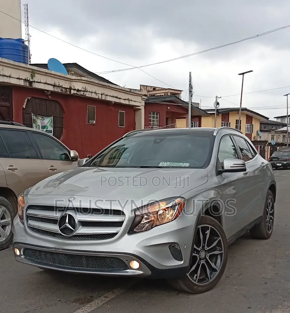 Mercedes-Benz GLA 250 2017 Silver