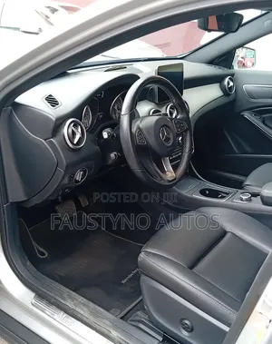 Mercedes-Benz GLA 250 2017 Silver