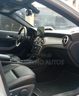 Mercedes-Benz GLA 250 2017 Silver