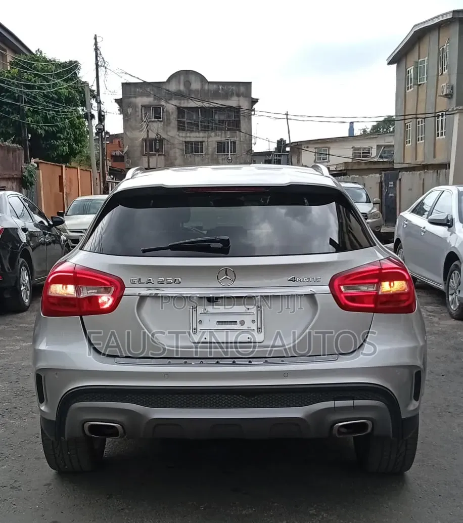 Mercedes-Benz GLA 250 2017 Silver