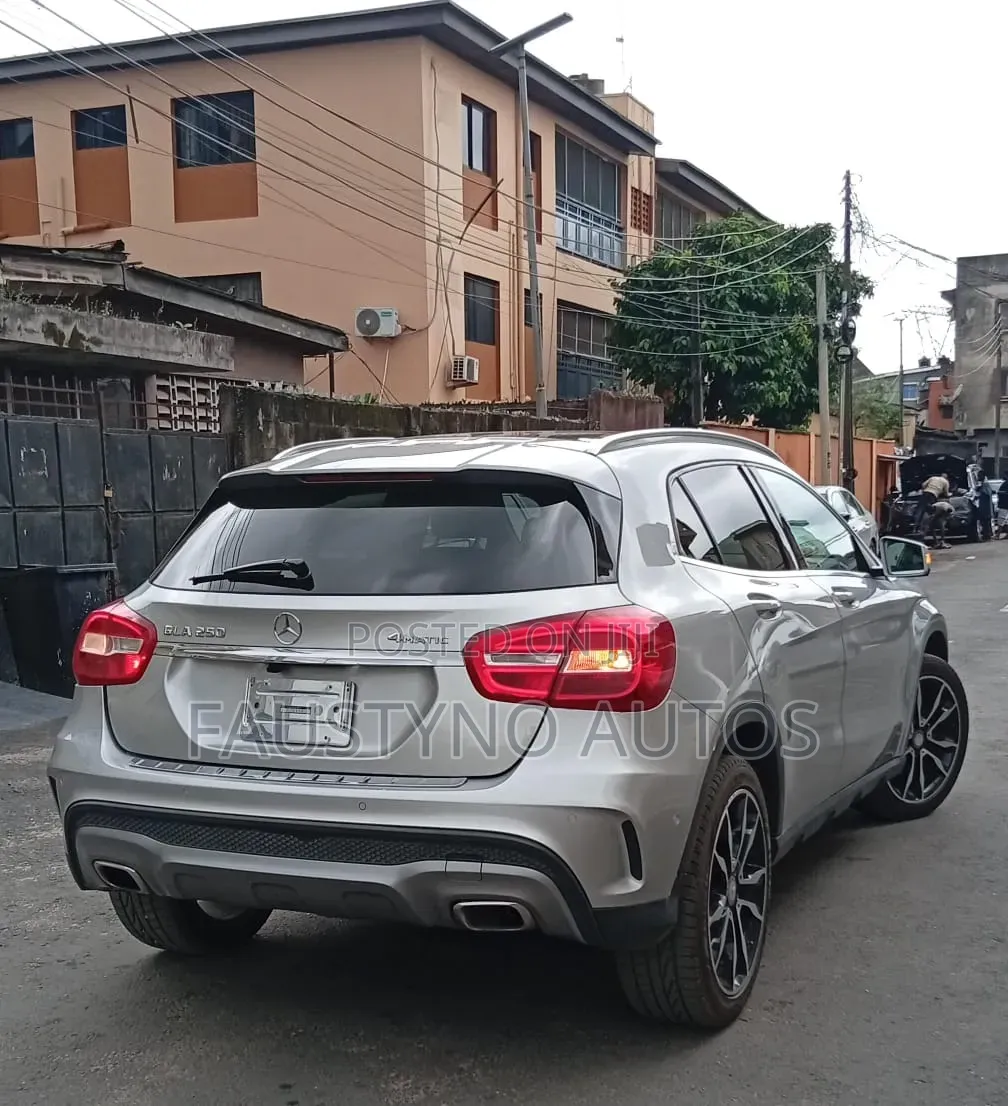 Mercedes-Benz GLA 250 2017 Silver